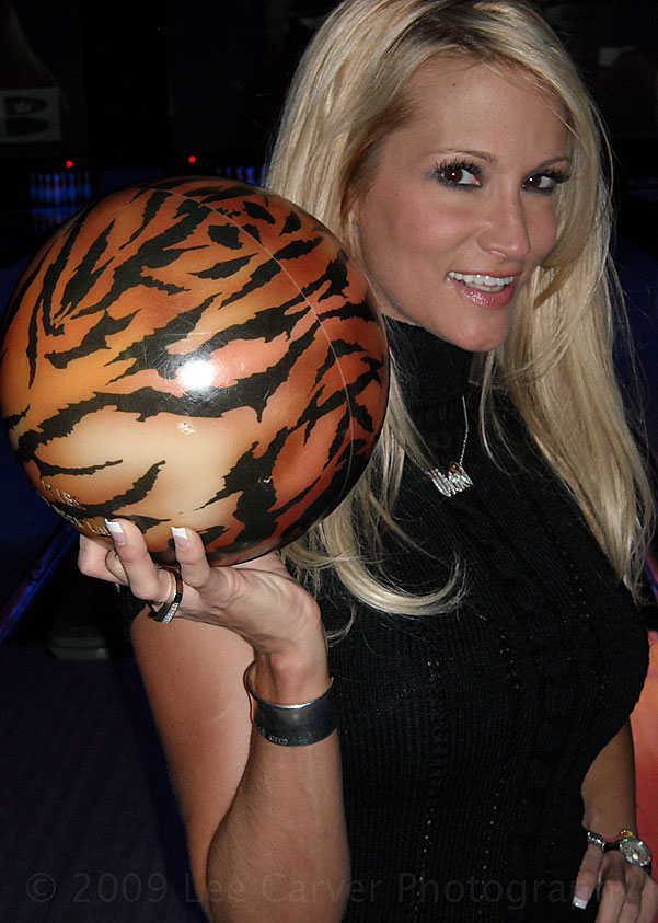 Even jessica's Bowling Ball Has Style at 2009 AEE Bowling Party